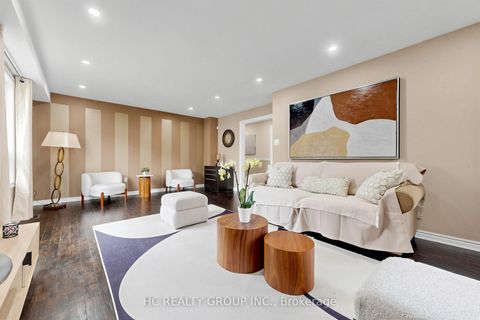 Photo 11 at 84 Viewmark Drive, Devonsleigh, Richmond Hill