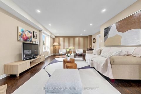 Photo 12 at 84 Viewmark Drive, Devonsleigh, Richmond Hill