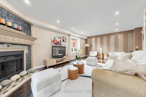 Photo 13 at 84 Viewmark Drive, Devonsleigh, Richmond Hill