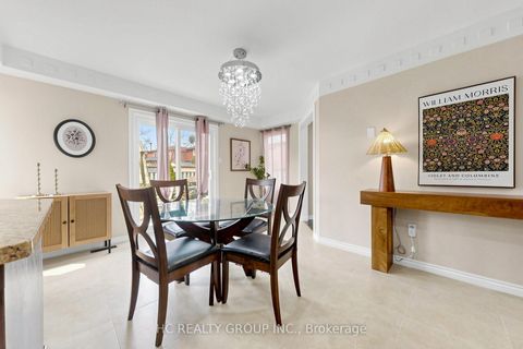 Photo 18 at 84 Viewmark Drive, Devonsleigh, Richmond Hill