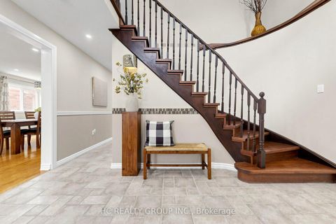 Photo 22 at 84 Viewmark Drive, Devonsleigh, Richmond Hill