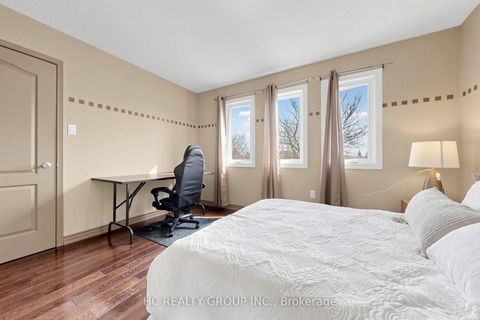 Photo 32 at 84 Viewmark Drive, Devonsleigh, Richmond Hill