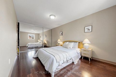 Photo 37 at 84 Viewmark Drive, Devonsleigh, Richmond Hill