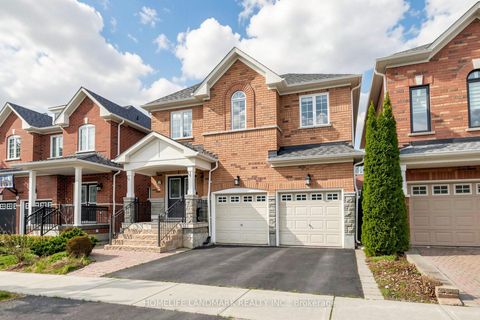 Photo 2 at 88 Barnwood Drive, Oak Ridges Lake Wilcox, Richmond Hill