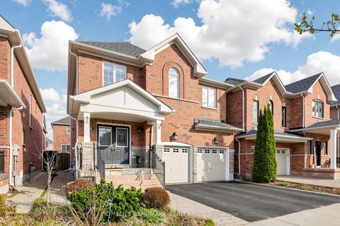 Photo 3 at 88 Barnwood Drive, Oak Ridges Lake Wilcox, Richmond Hill