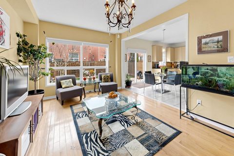 Photo 4 at 88 Barnwood Drive, Oak Ridges Lake Wilcox, Richmond Hill