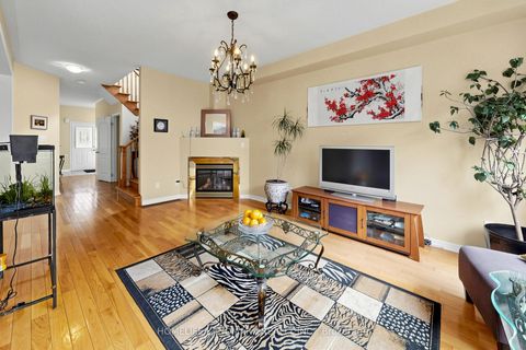 Photo 7 at 88 Barnwood Drive, Oak Ridges Lake Wilcox, Richmond Hill