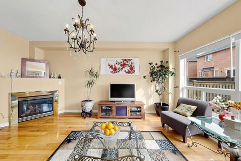 Photo 8 at 88 Barnwood Drive, Oak Ridges Lake Wilcox, Richmond Hill