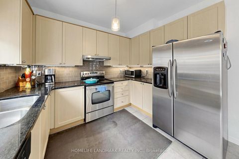 Photo 11 at 88 Barnwood Drive, Oak Ridges Lake Wilcox, Richmond Hill