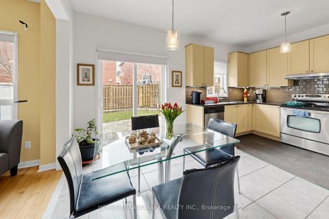 Photo 14 at 88 Barnwood Drive, Oak Ridges Lake Wilcox, Richmond Hill
