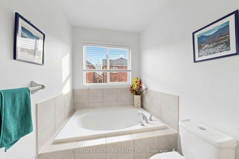 Photo 26 at 88 Barnwood Drive, Oak Ridges Lake Wilcox, Richmond Hill