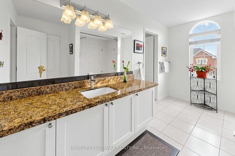 Photo 33 at 88 Barnwood Drive, Oak Ridges Lake Wilcox, Richmond Hill