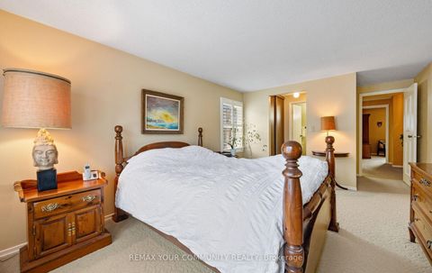 Photo 14 at 4 Sandusky Crescent, Aurora Highlands, Aurora