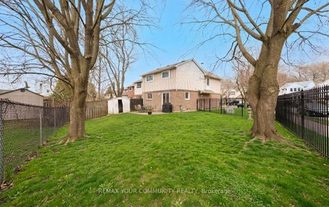 Photo 20 at 4 Sandusky Crescent, Aurora Highlands, Aurora