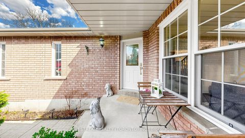 Photo 1 at 528 Veale Place, College Manor, Newmarket