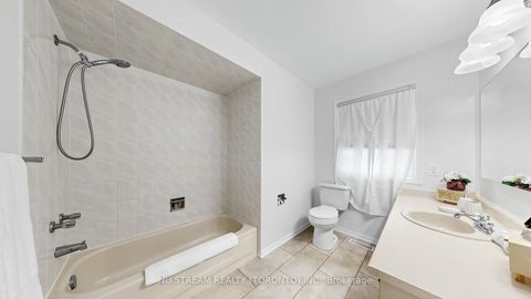 Photo 23 at 528 Veale Place, College Manor, Newmarket