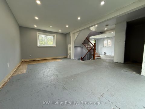 Photo 2 at 18 Gemshaw Crescent, Malvern, Toronto