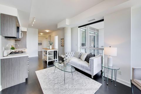 Photo 4 at 501 - 501 St Clair Avenue W, Casa Loma, Toronto