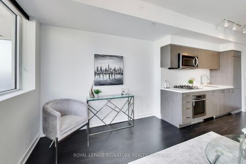 Photo 5 at 501 - 501 St Clair Avenue W, Casa Loma, Toronto