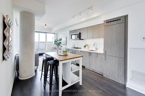 Photo 6 at 501 - 501 St Clair Avenue W, Casa Loma, Toronto