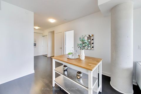 Photo 9 at 501 - 501 St Clair Avenue W, Casa Loma, Toronto