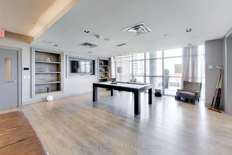 Photo 23 at 501 - 501 St Clair Avenue W, Casa Loma, Toronto