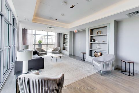 Photo 25 at 501 - 501 St Clair Avenue W, Casa Loma, Toronto