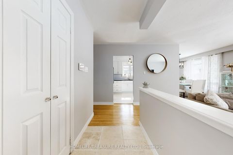 Photo 2 at 19 BRAMPTON Road, Richview, Toronto