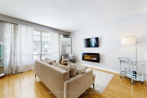 Photo 3 at 19 BRAMPTON Road, Richview, Toronto