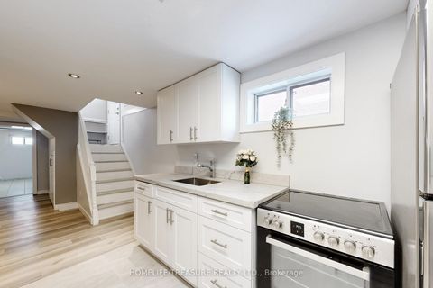 Photo 31 at 19 BRAMPTON Road, Richview, Toronto