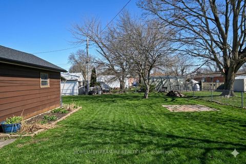 Photo 36 at 19 BRAMPTON Road, Richview, Toronto