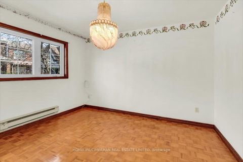 Photo 4 at 69 Robinson Street, Bellwoods, Toronto