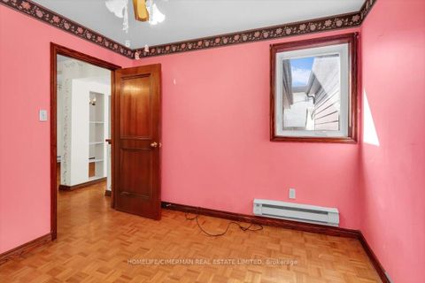 Photo 8 at 69 Robinson Street, Bellwoods, Toronto