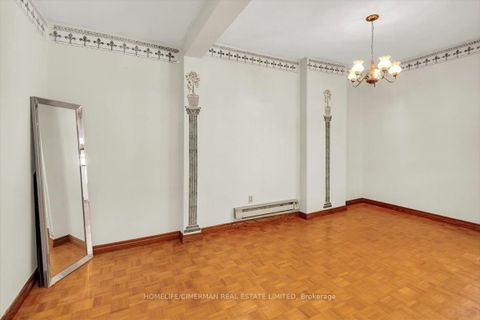 Photo 12 at 69 Robinson Street, Bellwoods, Toronto