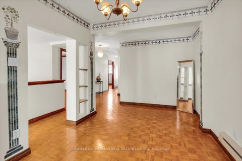 Photo 13 at 69 Robinson Street, Bellwoods, Toronto