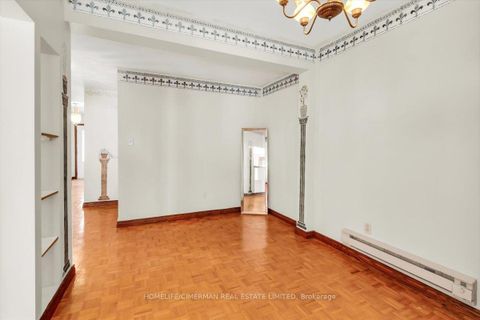 Photo 15 at 69 Robinson Street, Bellwoods, Toronto