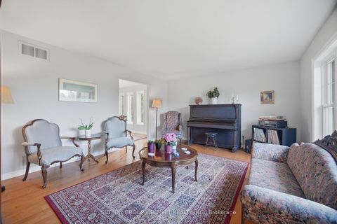 Photo 7 at 39 Cutting Crescent, Pottageville, King