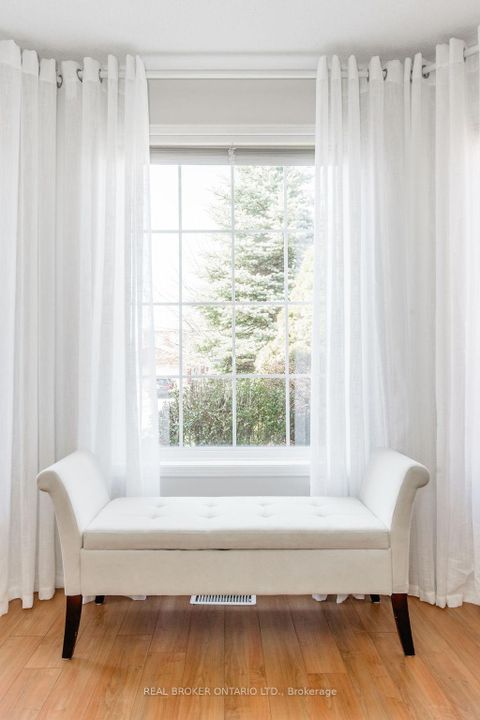 Photo 5 at 65 Benson Drive, Sandy Hollow, Barrie