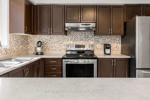 Photo 16 at 65 Benson Drive, Sandy Hollow, Barrie