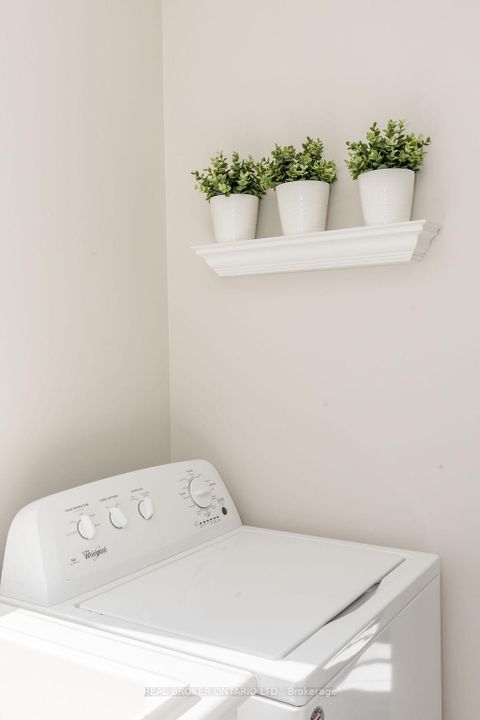 Photo 20 at 65 Benson Drive, Sandy Hollow, Barrie