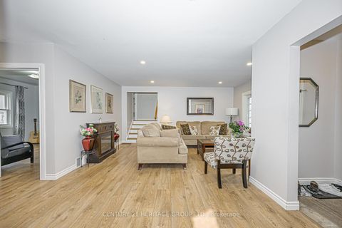 Photo 11 at 1059 Gorham Street, College Manor, Newmarket