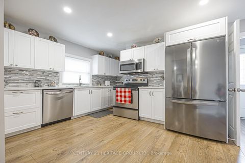 Photo 17 at 1059 Gorham Street, College Manor, Newmarket