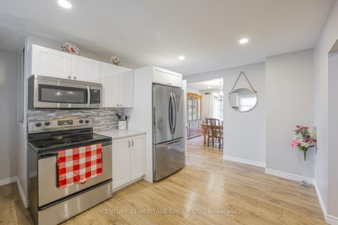 Photo 20 at 1059 Gorham Street, College Manor, Newmarket