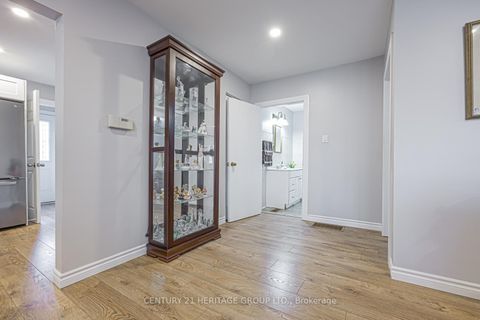 Photo 25 at 1059 Gorham Street, College Manor, Newmarket