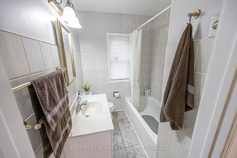 Photo 29 at 1059 Gorham Street, College Manor, Newmarket