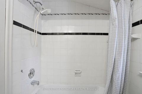 Photo 34 at 11 Innisdale Drive, Maryvale, Toronto