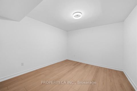 Photo 41 at 217 Hampton Court, London, Newmarket