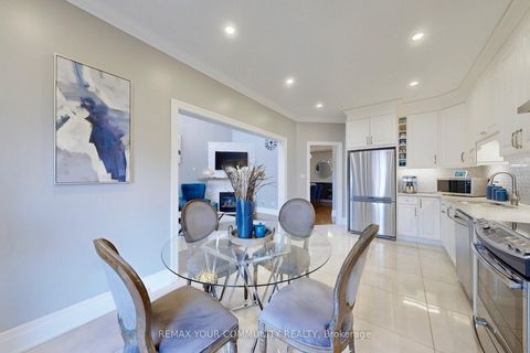 Photo 3 at 54 English Oak Drive, Oak Ridges Lake Wilcox, Richmond Hill