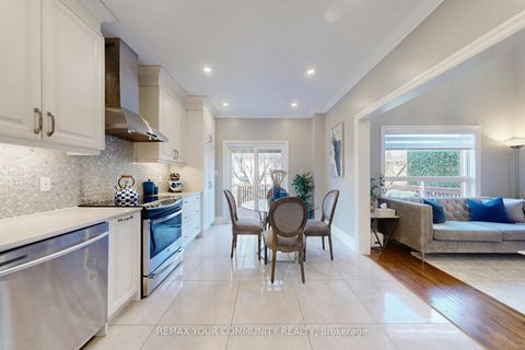 Photo 5 at 54 English Oak Drive, Oak Ridges Lake Wilcox, Richmond Hill