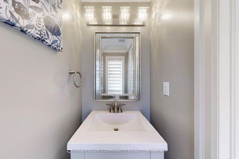 Photo 9 at 54 English Oak Drive, Oak Ridges Lake Wilcox, Richmond Hill